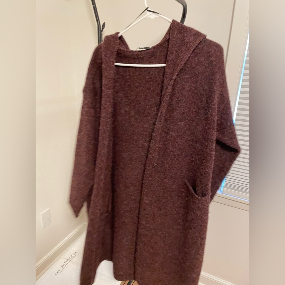 Uniqlo Women's Hooded Cardigan in Burgundy